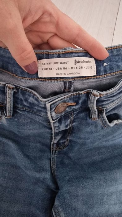 Spodnie jeansy wysoki stan Stradivarius m