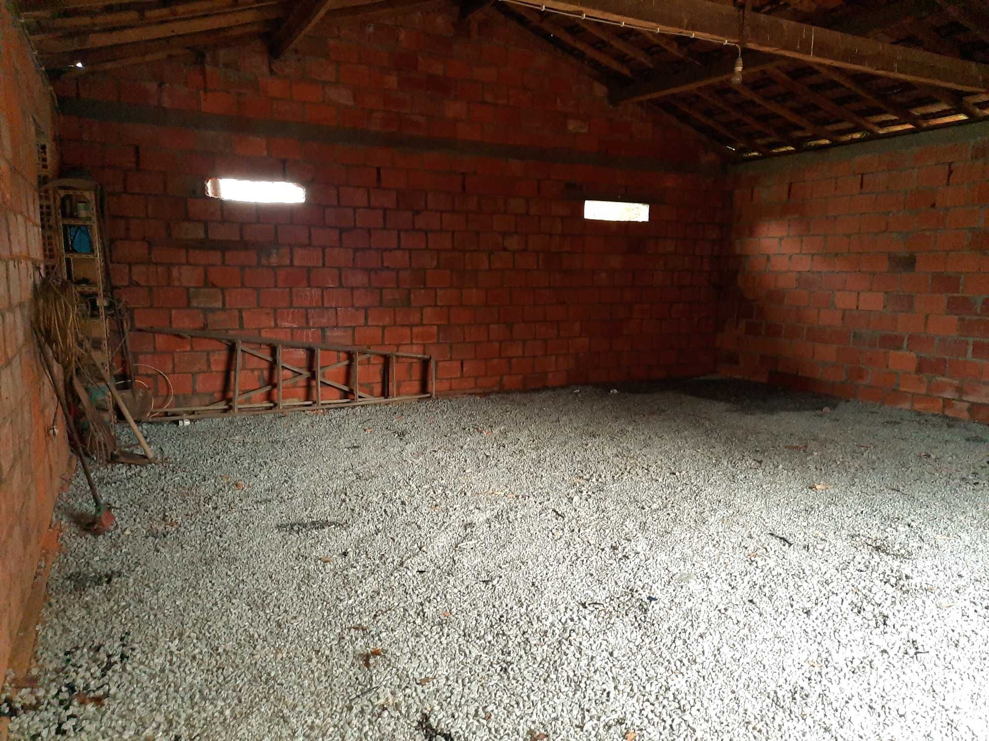 Garagem / Armazém - Mundão, Viseu