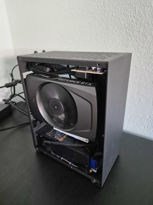 Placa gráfica Zotac nVidia RTX 4060 Solo (ITX)