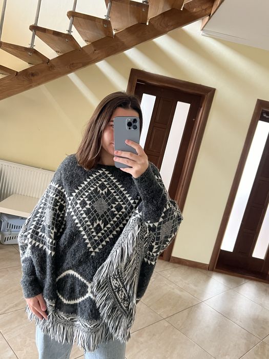 Жіноча тепла накидка