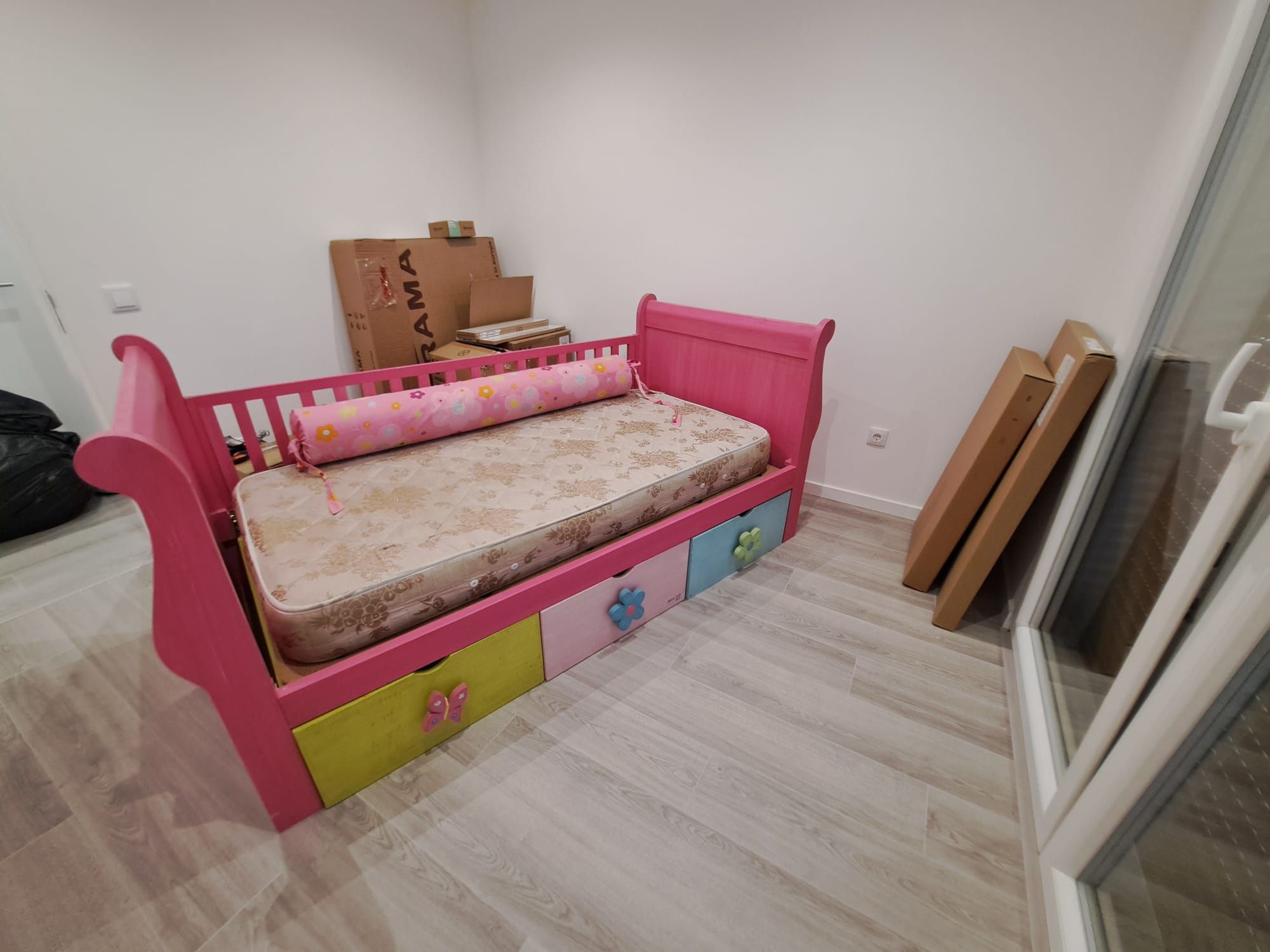 Cama madeira com gavetas e colchão