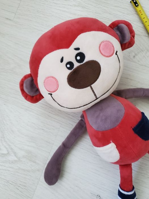 Мавпа та лялька игрушки