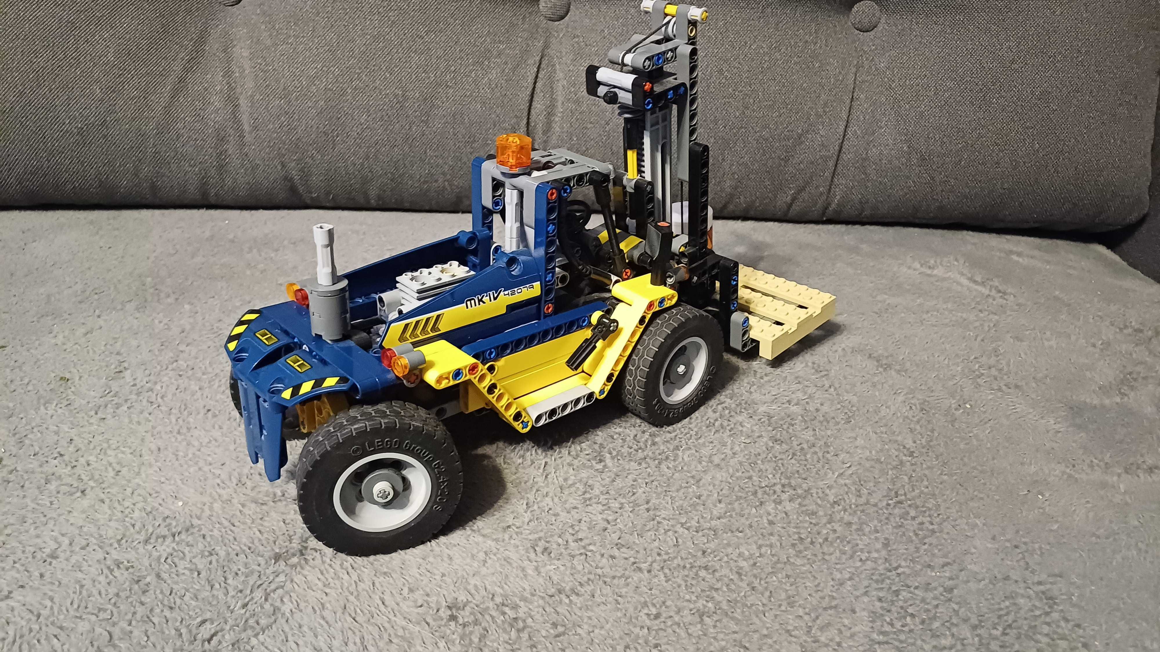 42079 Lego Technic Heavy Duty Forklift, Wózek widłowy