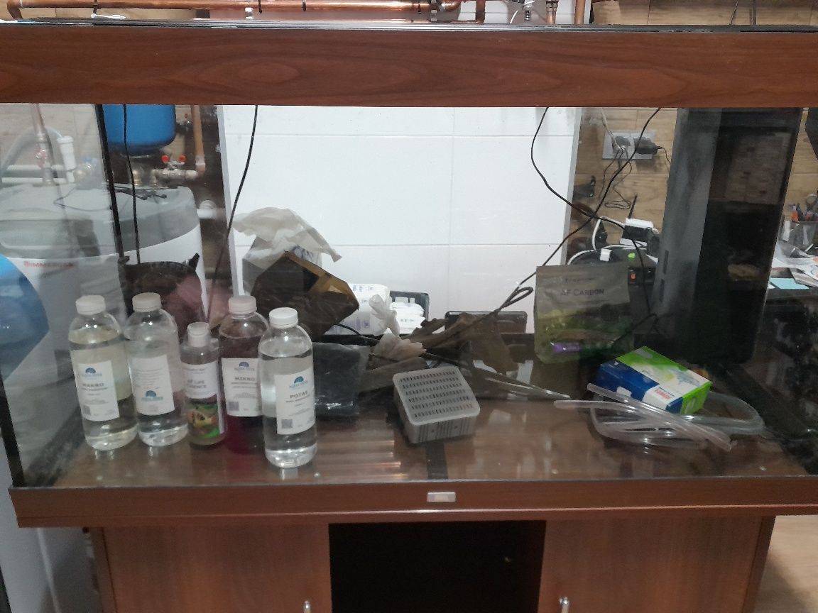 Akwarium Juwell 350l+szafka+dodatki