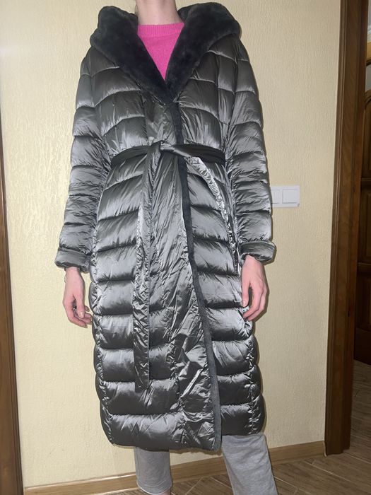 Зимове пухове пальто плащ куртка жіноча