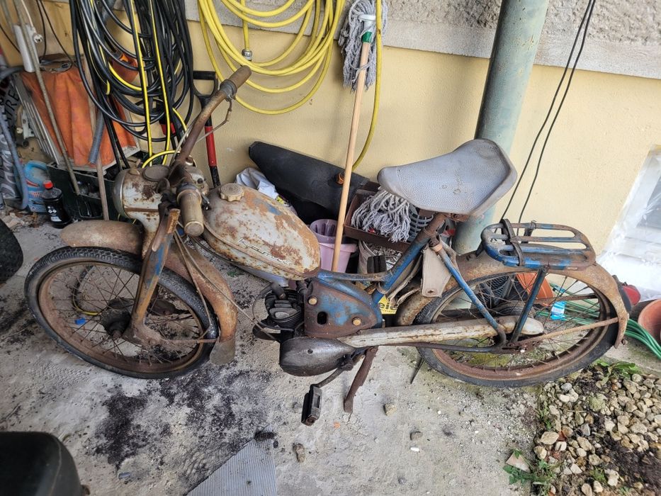 Komar na pedały , komarek