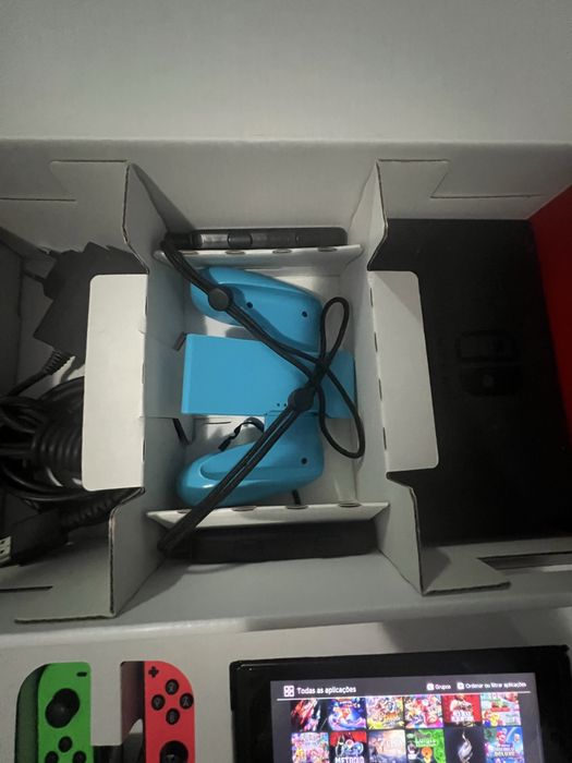 Nintendo switch v1 +256gb 20 jogos