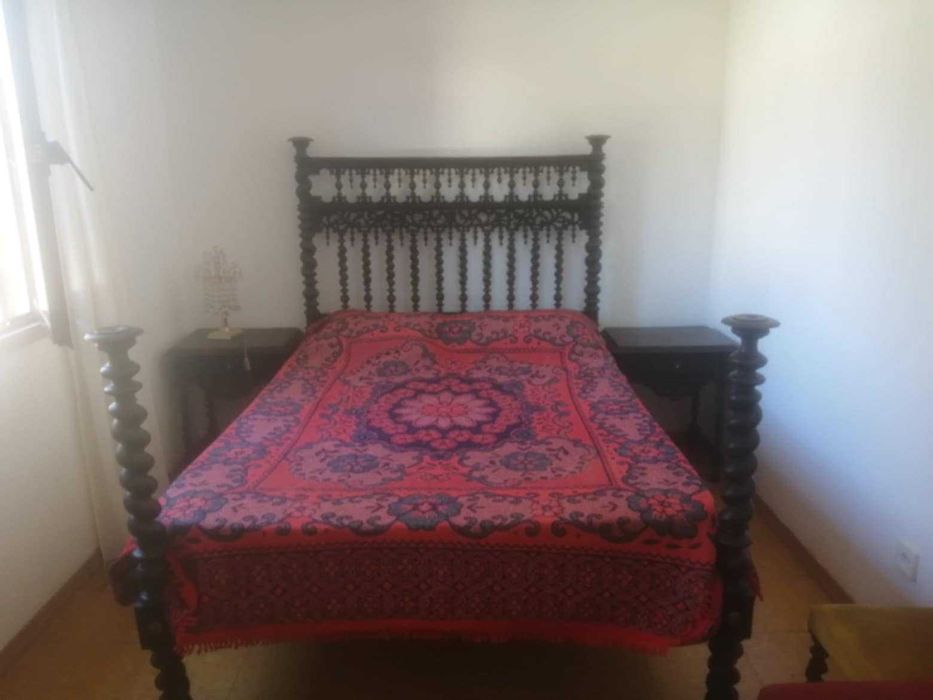 Quarto espaçoso em casa com jardim