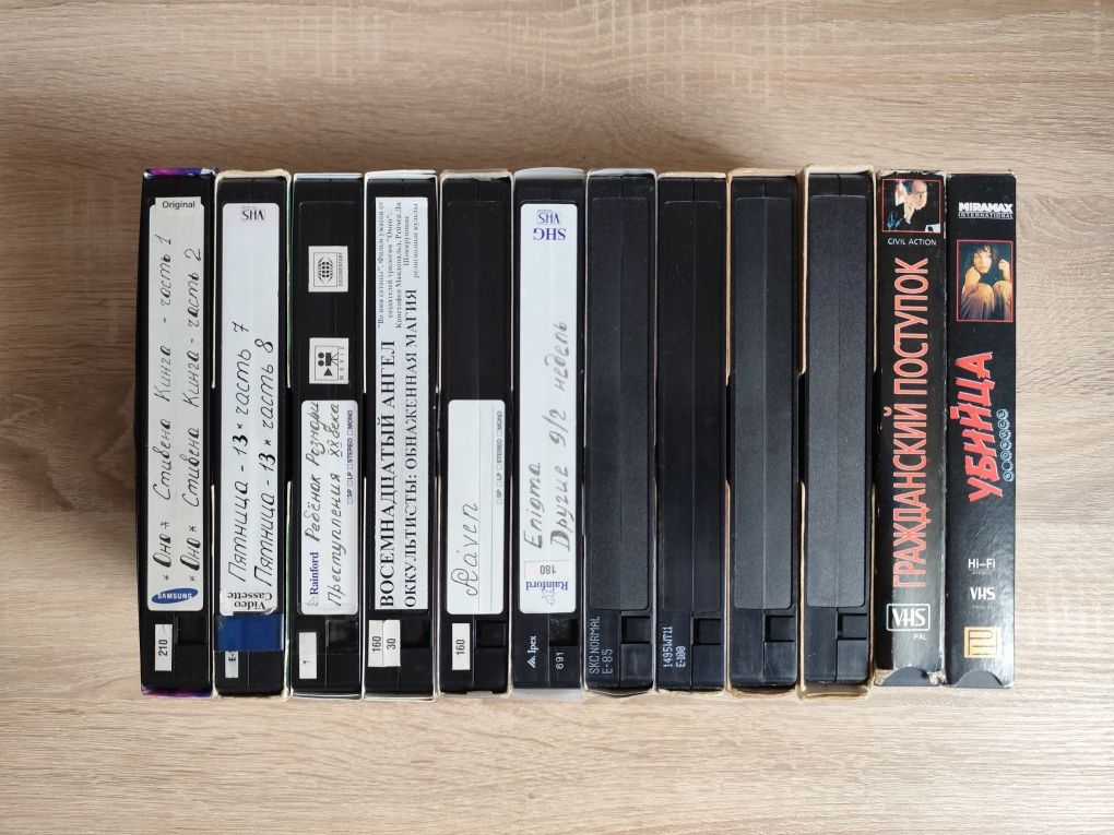Видеокассеты VHS триллеры, ужасы, боевик, драма 50 шт