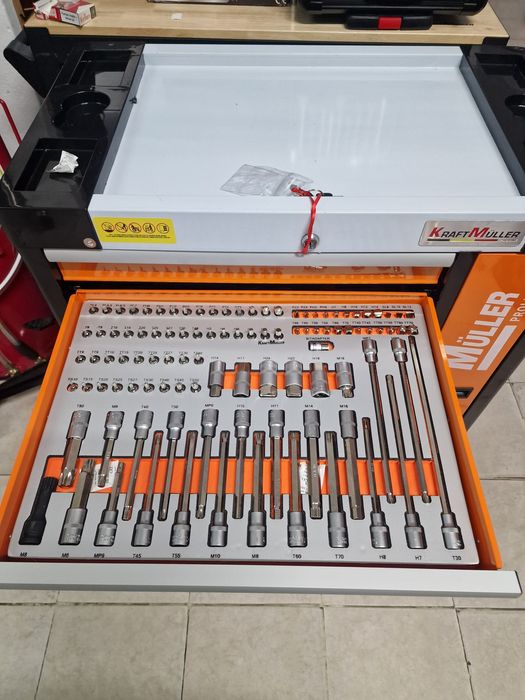 Carrinho de ferramenta de 8 gavetas 7 completas novo