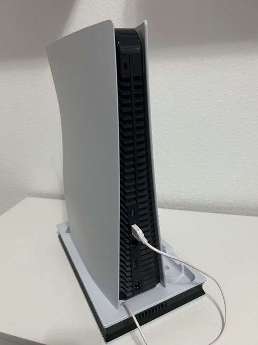 PS5 Standard Edition + 1 Comando + Base Carregamento