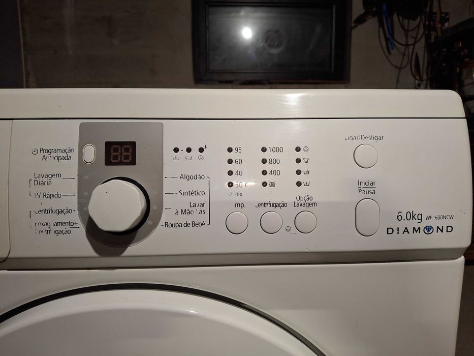 Máquina de lavar roupa. Samsung e em bom estado. Zona do Entroncamento