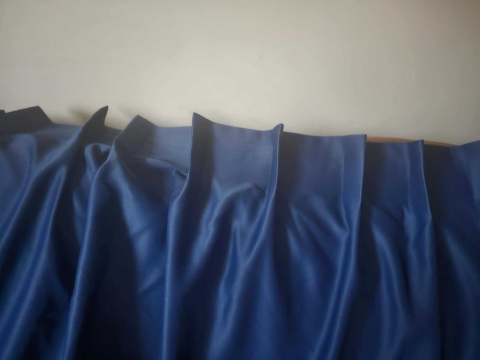 Zaslony zaciemniające głęboki granat