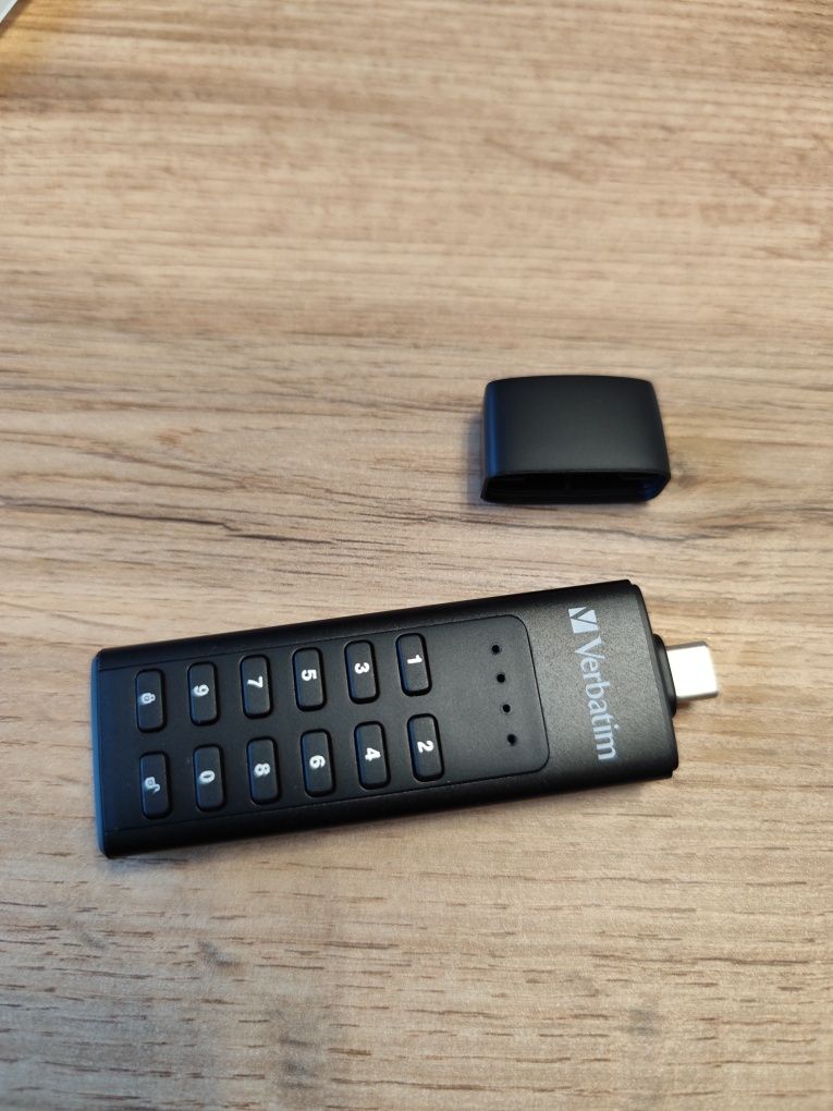 Keypad Secure Dysk 32 GB ze złączem USB-C