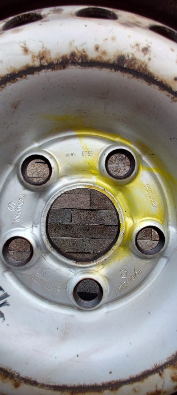 Продам шини, резину, колеса Barum 205/65/15с