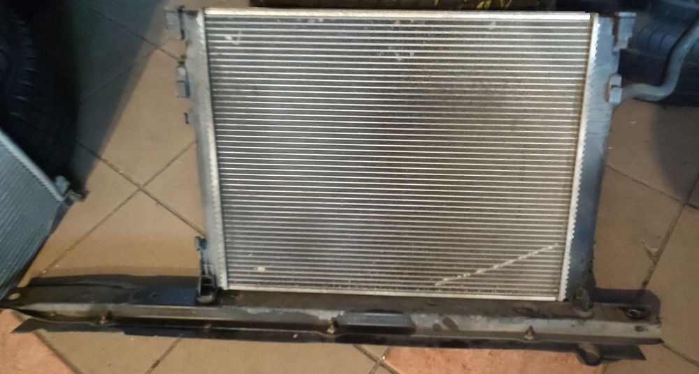 Chłodnica wody wentylator belka Opel Vivaro Trafic 07- 2.0 benzyna