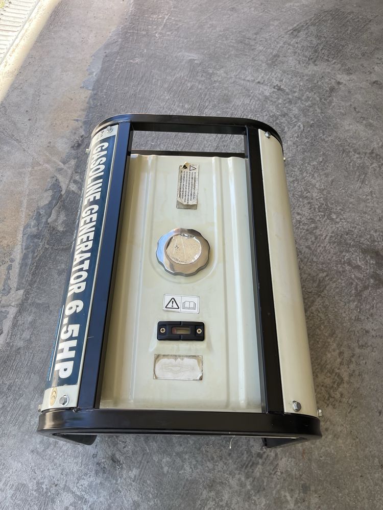 GERADOR Gasolina 6.5HP com 6,5 KWA NOVO corrente 220/380 V silencioso