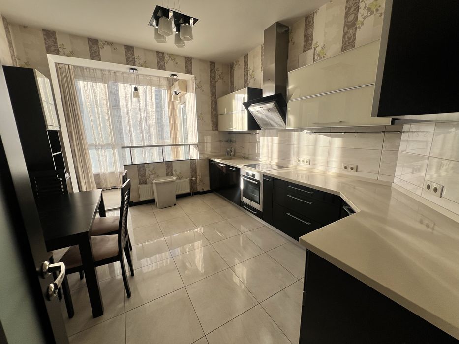 Оренда 3 кім. кв.  ЖК Пори року  Вул. Мокра 20