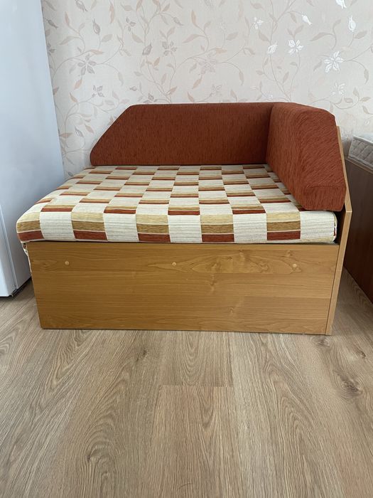 Диван Кубік Рубік  і килим