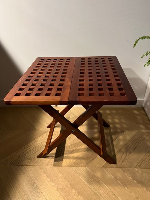 Składany stolik tekowy, Dania