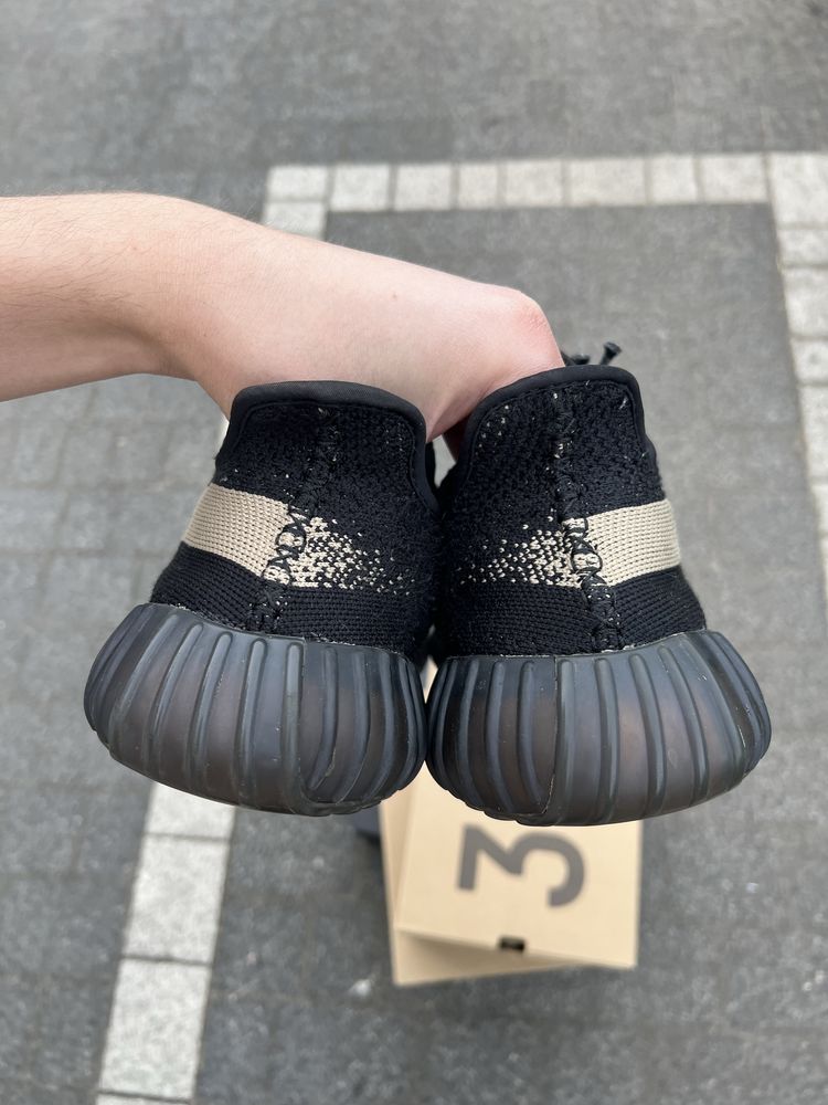 Adidas Yeezy Boost 350 V2 Core Black Green Olive buty niskie 44 2/3