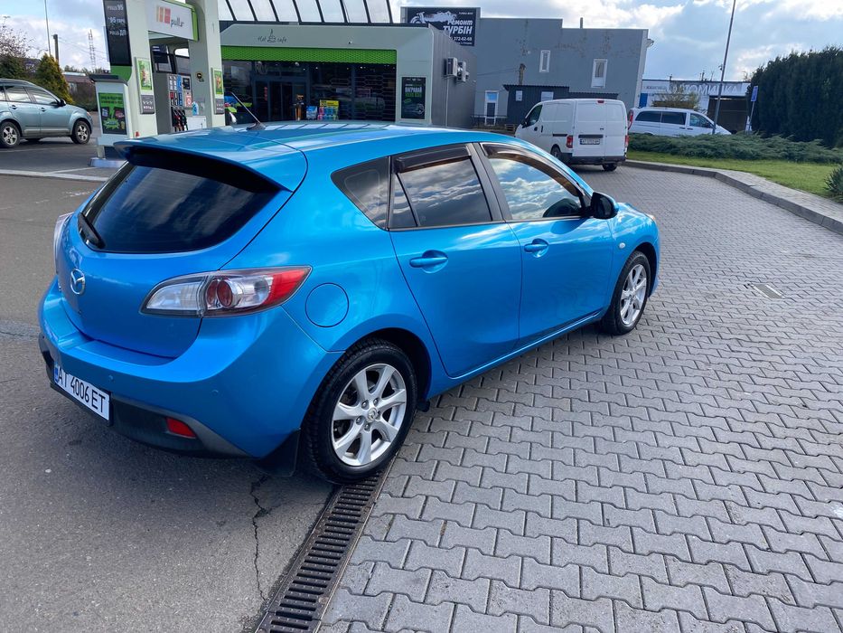 Mazda 3 (автомобіль Ольги Фреймут. Запис в сервісній книжці)