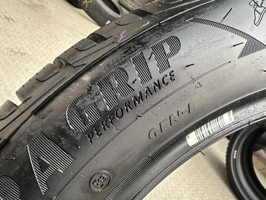 215-50 R18 95T Goodyear Ultragrip Performance Gen 1 2023 розпаровка