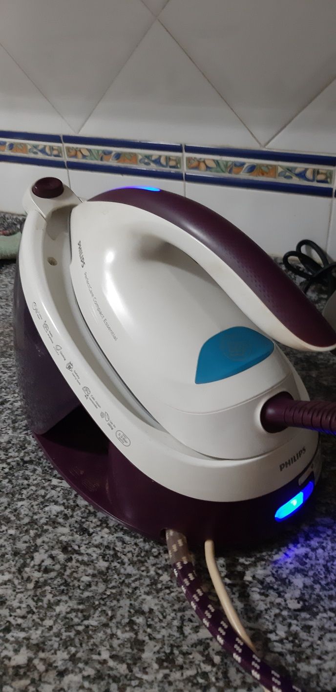Ferro com Caldeira Philips
r Loja PHILIPS

Ferro com Caldeira PHILIPS