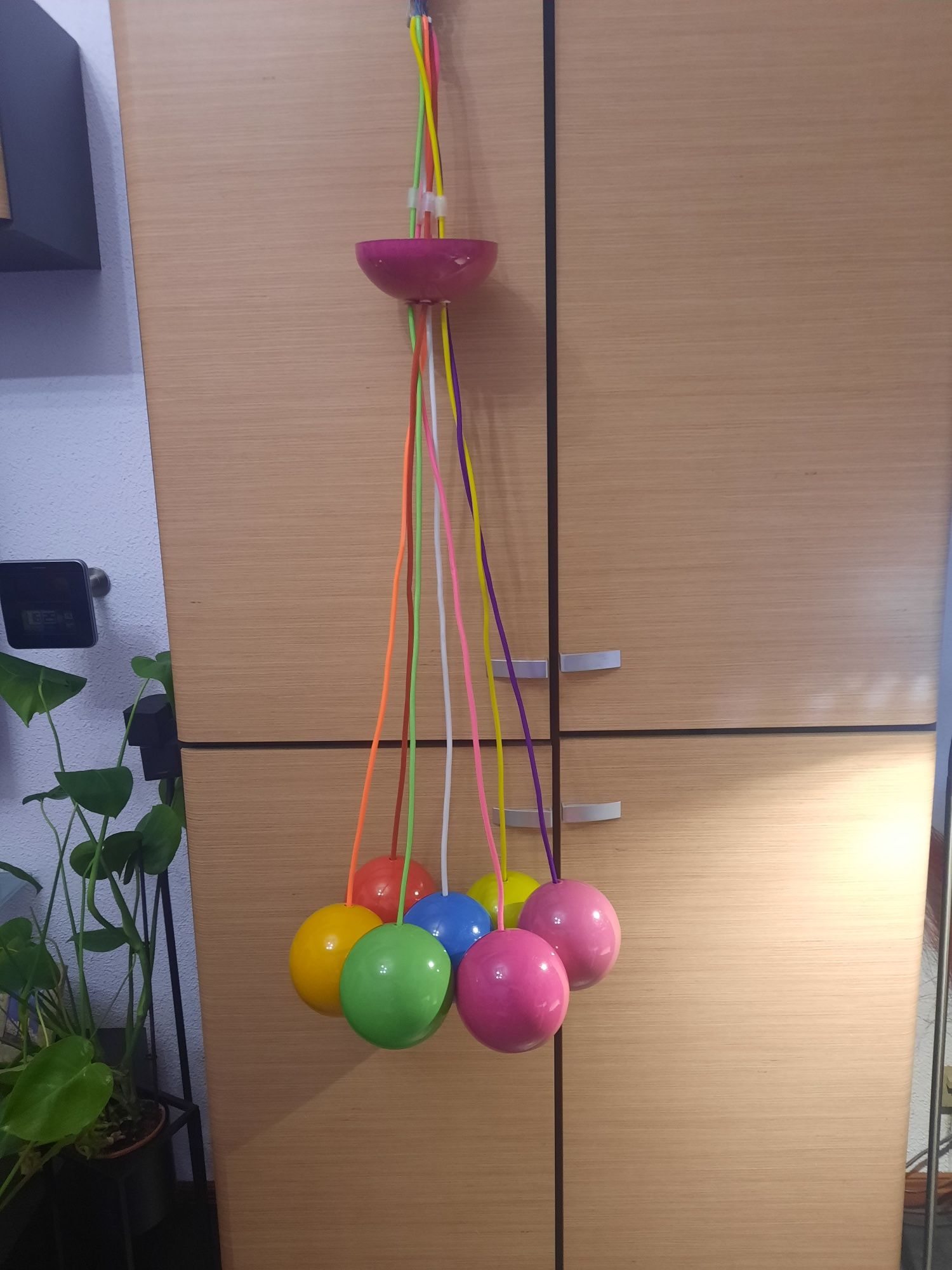 Piękna kolorowa lampa ,żerandol Nowodworski na 7 kloszy