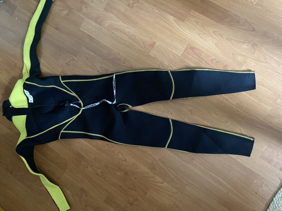 Fato de surf jr deeply novo nunca usado