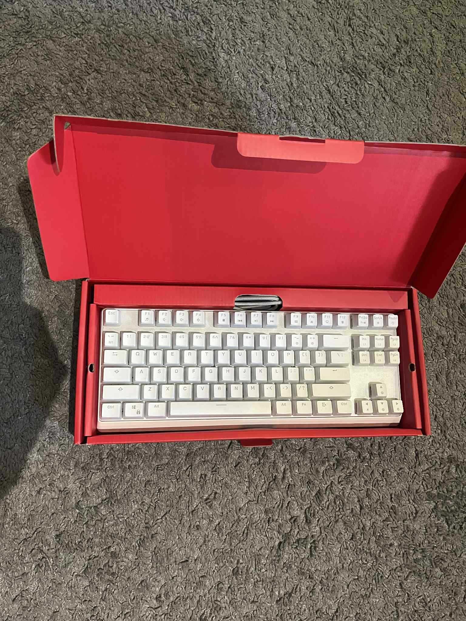 Klawiatura mechaniczna MODECOM volcano lanparty RGB outemu blue