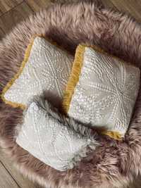 Pomysł na prezent poduszka z serweta rękodzielo hand made .