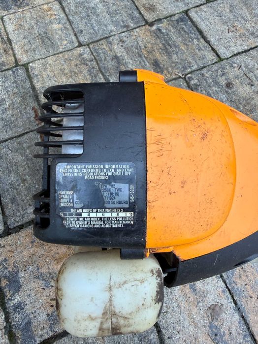 Spalinowa piła łańcuchowa na wysięgniku Poulan PRO - Podkrzesywarka