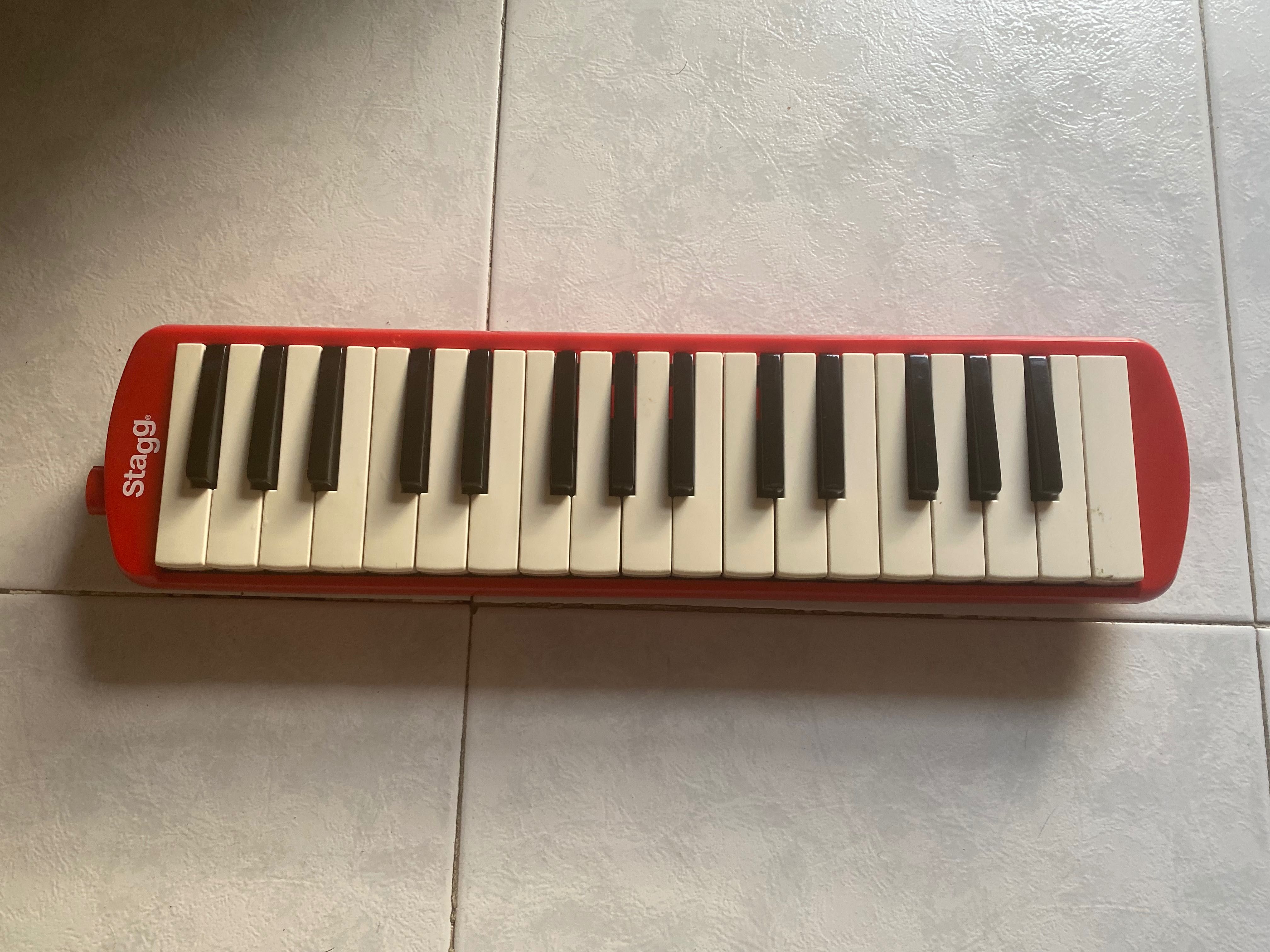 Melodica Stagg sem acessórios