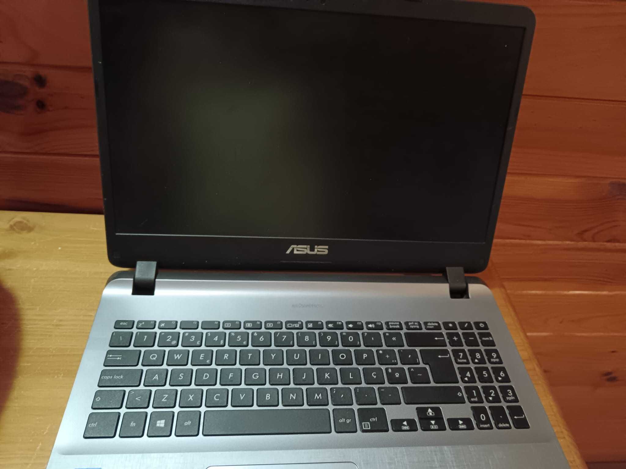 Portátil Asus F507M