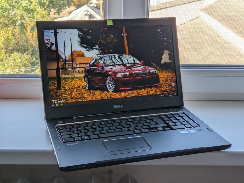 Dell Vostro 3750 / 17,3" / i3-2350m / 8GB DDR3 / 128GB SSD