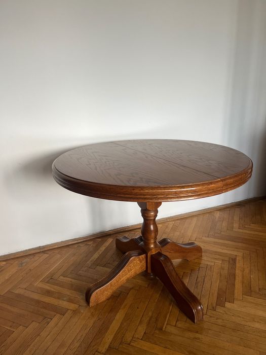 komplet drewnianych mebli