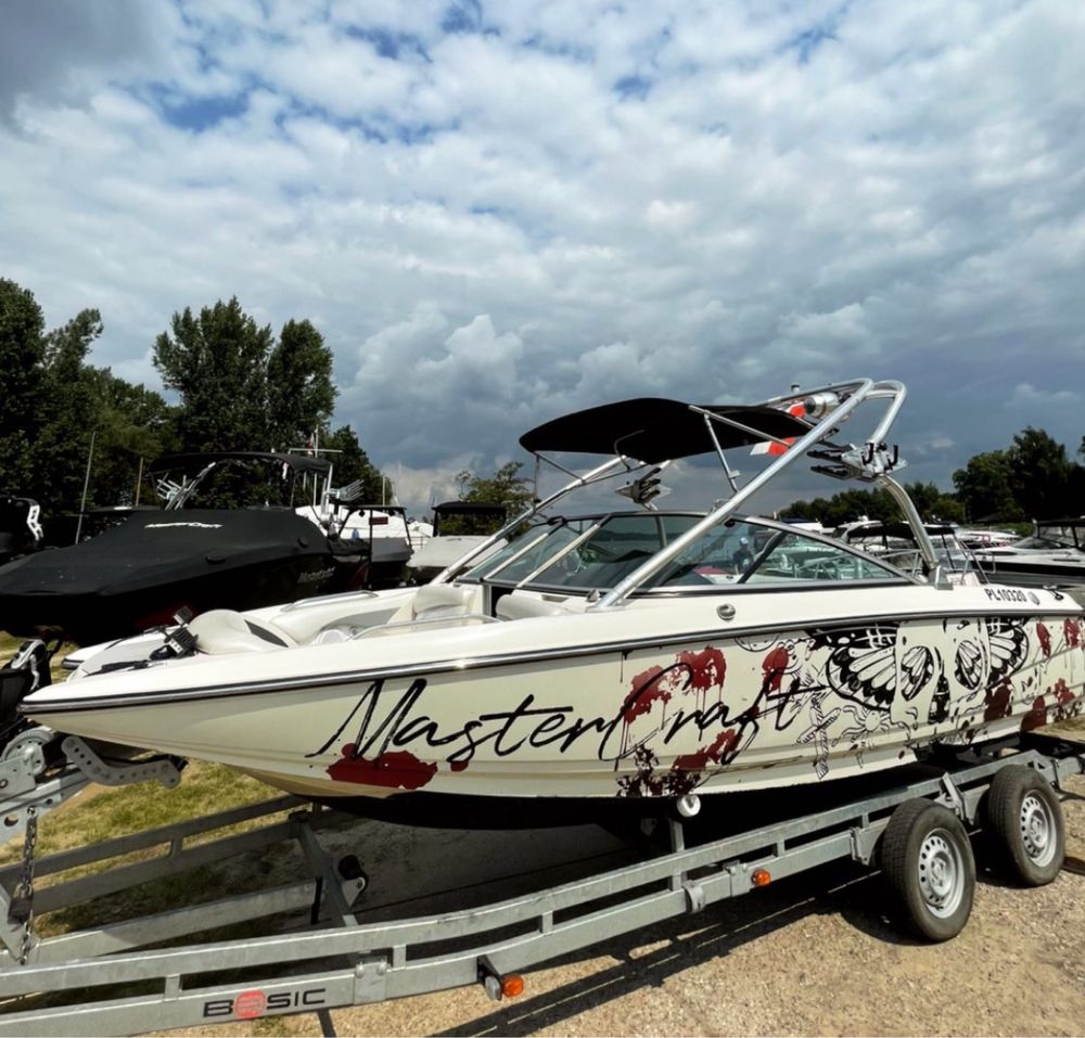 MasterCraft x2 wakeboard/wakesurf