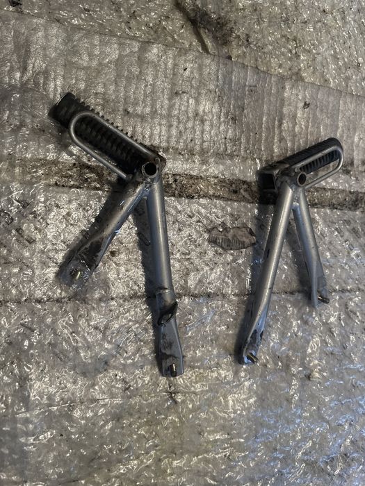 Kymco Stryker 125 99r Set Sety pasażera Mocowania Podnóżek M525