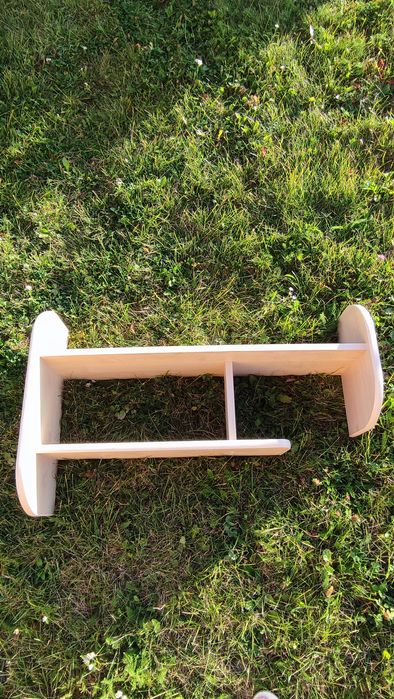 Настінна полиця. У наявності є дві