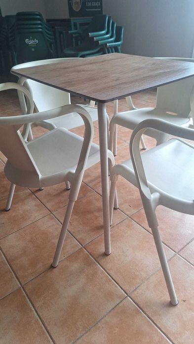 4 conjuntos de esplanada