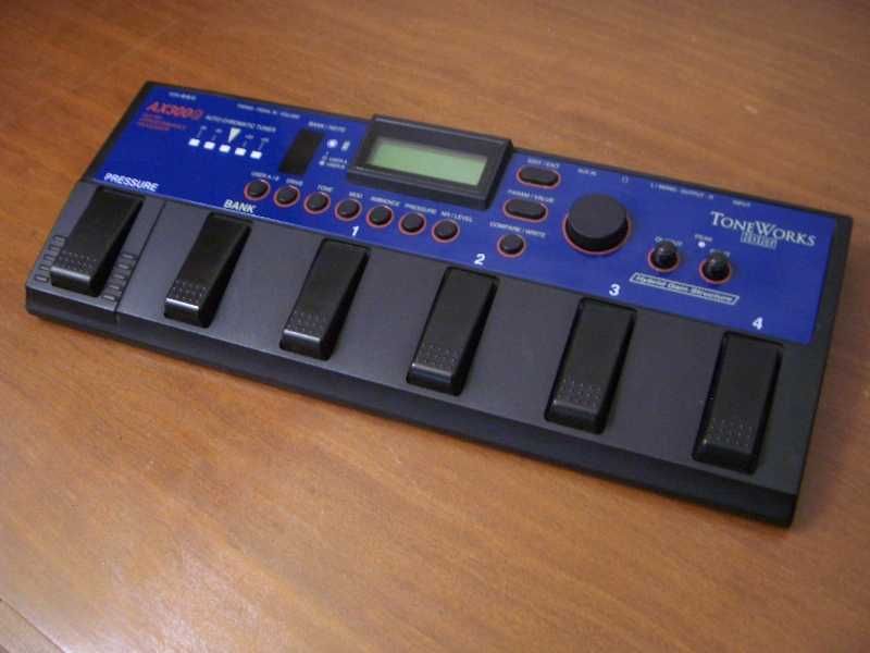 Pedaleira KORG AX300G