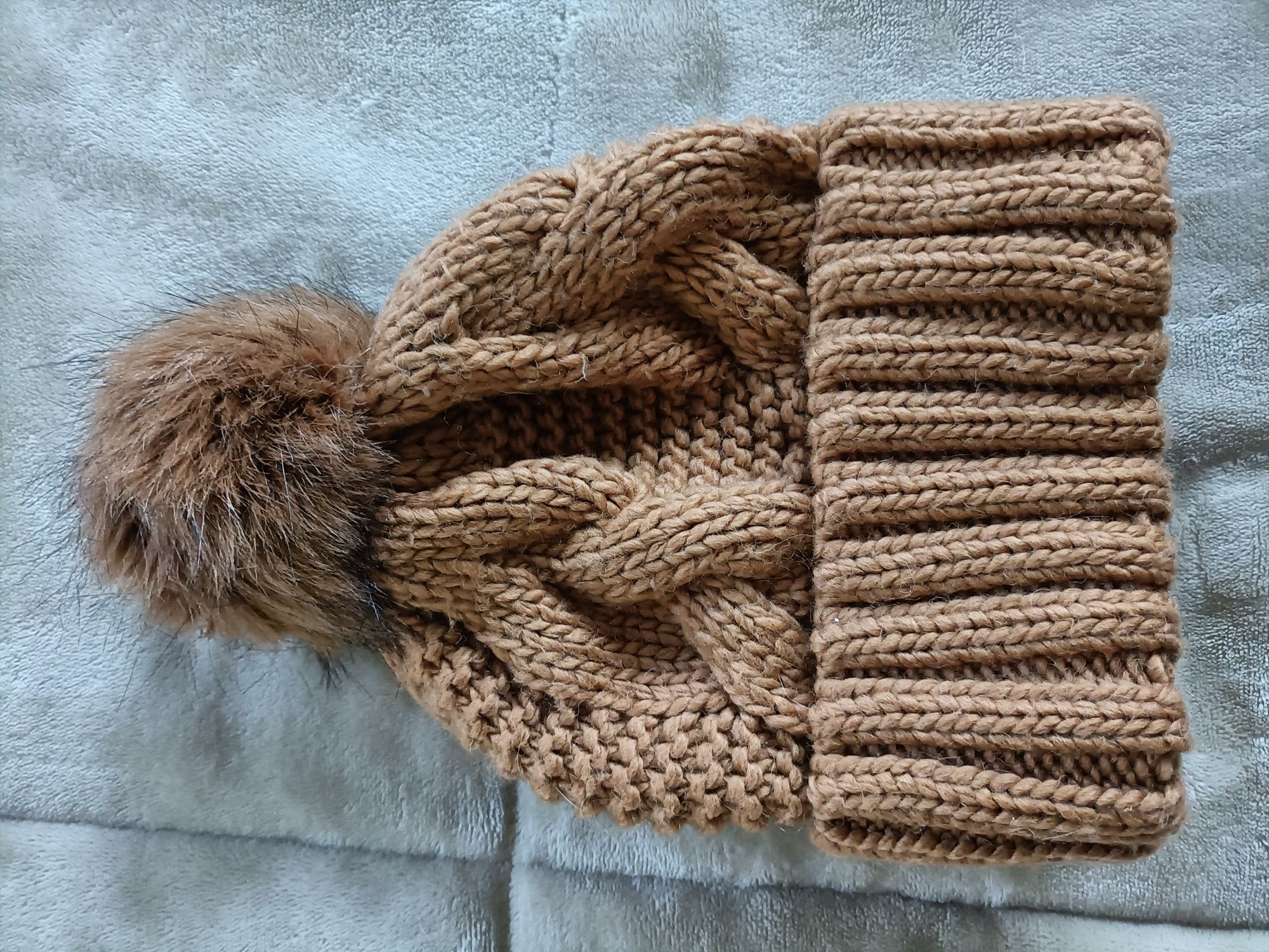 Gorro com pompom H&M