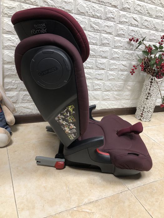 Автокрісло BRITAX ROMER KIDFIX 3 M Група 2/3 (15-36 кг) бустер