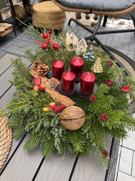 Stroik adwentowy wieniec