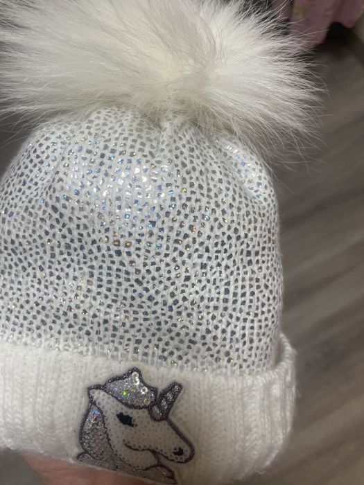 Шапка ( зимова) на дівчинку