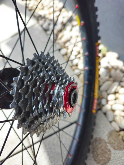 Rodas Downhill c/ cassette 110x20 e 150x12