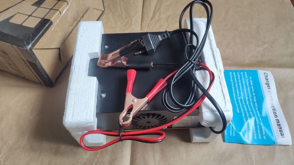 Зарядний пристрій ANJING AJ-618C 12/24В 10А для автомобільних та інших