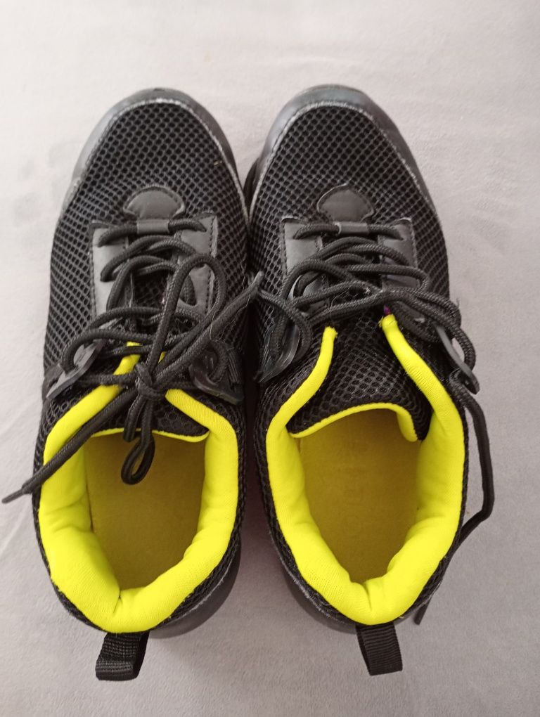 Buty adidasy dla chłopca 34/35 czarne z siatką