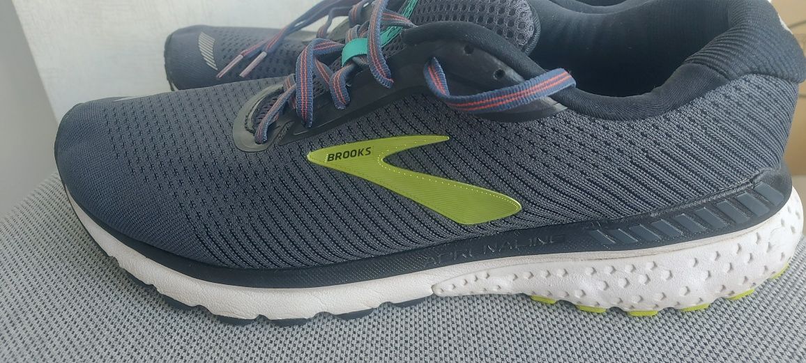 Кроссовки Brooks 45.5 розмер